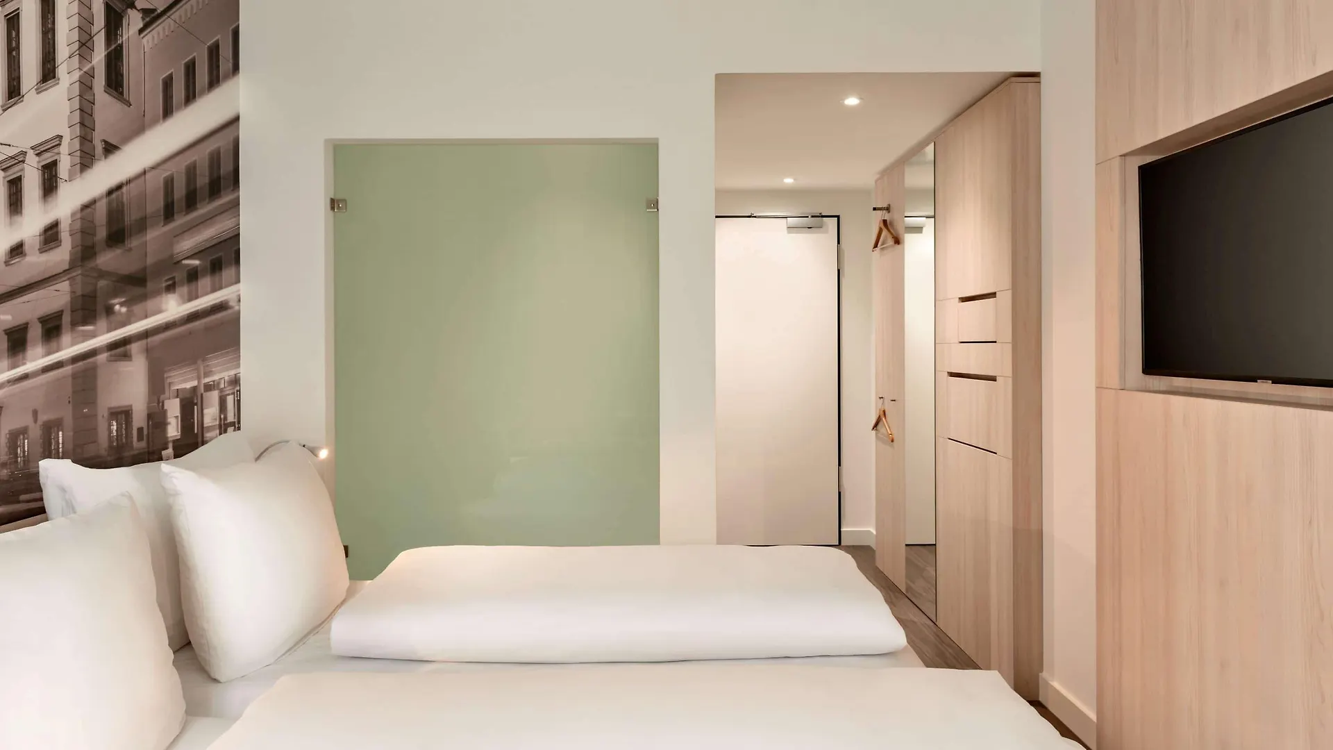 Super 8 By Wyndham Augsburg Hotel