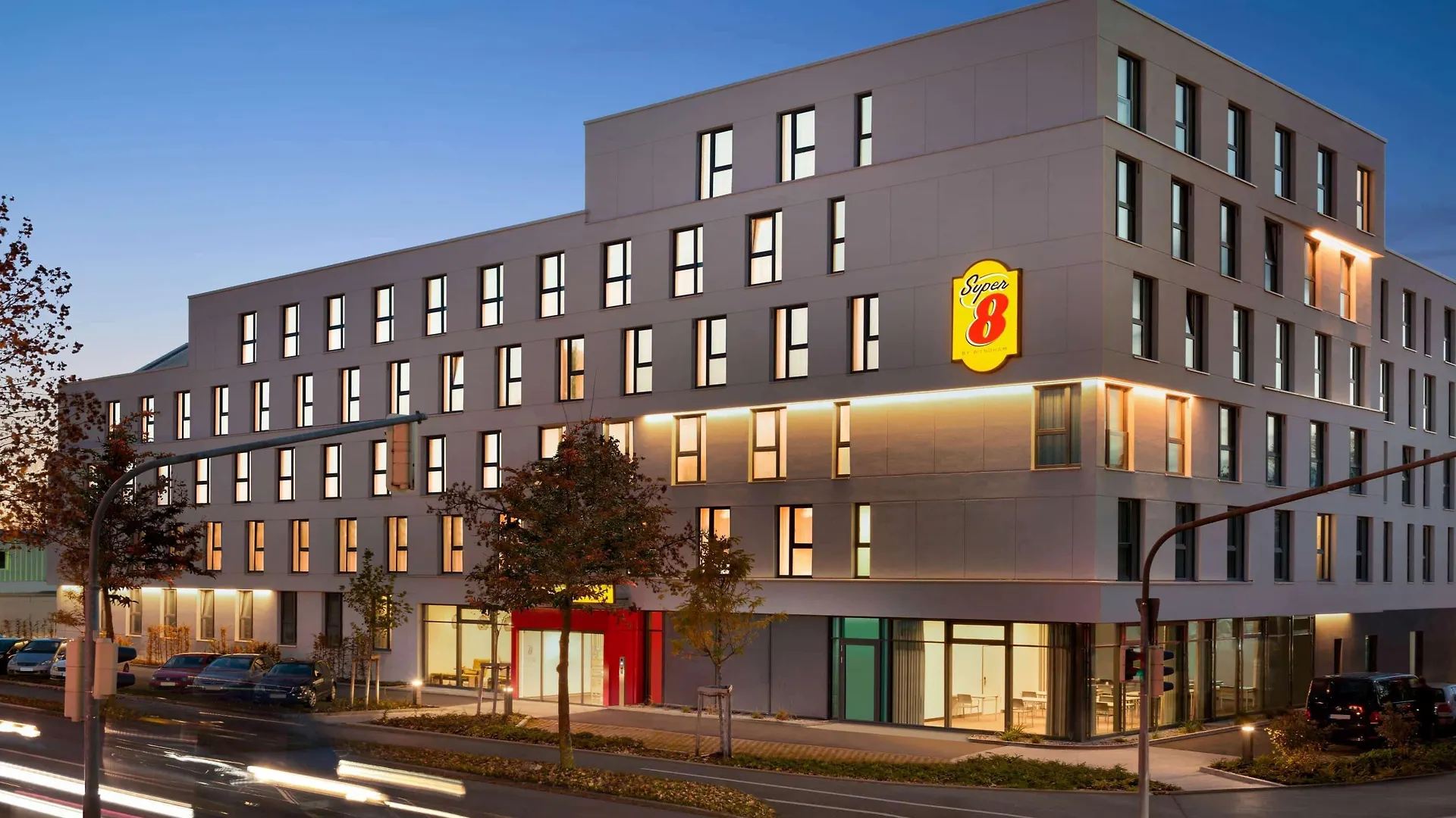 Super 8 By Wyndham Augsburg Hotel